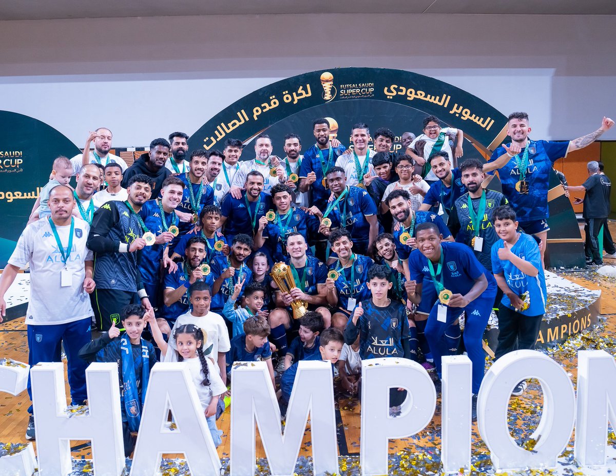 NawafArw's tweet image. أبطال كأس السوبر السعودي لكرة قدم الصالات 25/26

🏆🖤💙🐆We are the champions

#العلا #SuperCup
