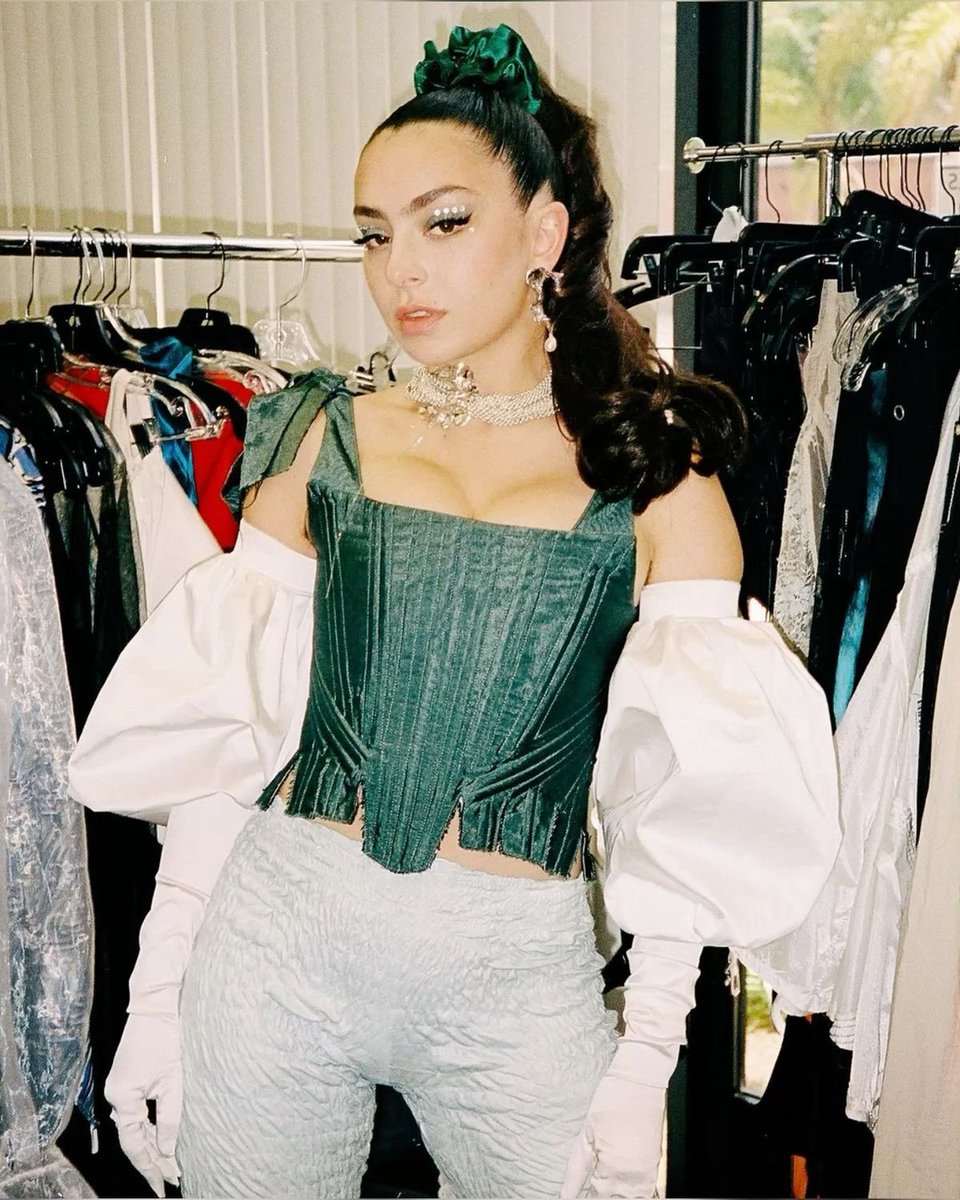 her modern wuthering heights serve