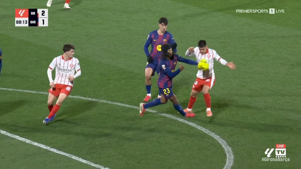 Cule_barca1's tweet photo. 🛑⚠️ |

- لو كنت رئيساً لـِ برشلونة لن ادع الفريق يلعب مرة اخري في هذا الدوري الفاسد المغشوش ، يفعلون كل شىء علنناً حتي يحقق ريال مدريد الدوري وغصب عن الجميع وامام الجميع يفعلوا الفضائح ،

- التوقف عن اللعب خسارة كبيرة لهذا الدوري الفاسد ومكسب لبرشلونة . https://t.co/vRtQ7El3NA