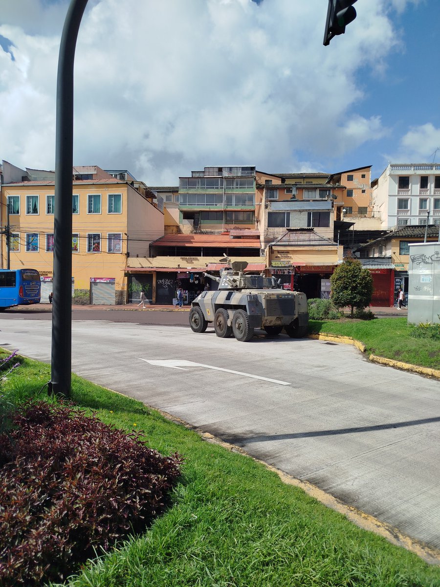 DeSantaFeaAlaska tweet media