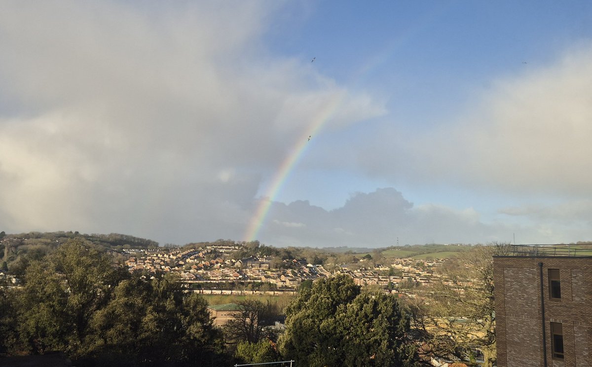 Ozymandiasdust's tweet image. Rainbow over Exeter...🌈 #Exeter