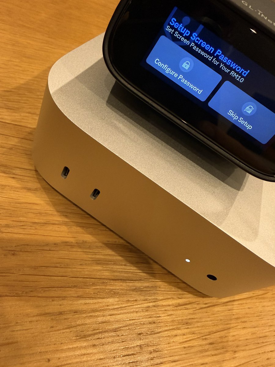 mRr3b00t tweet media