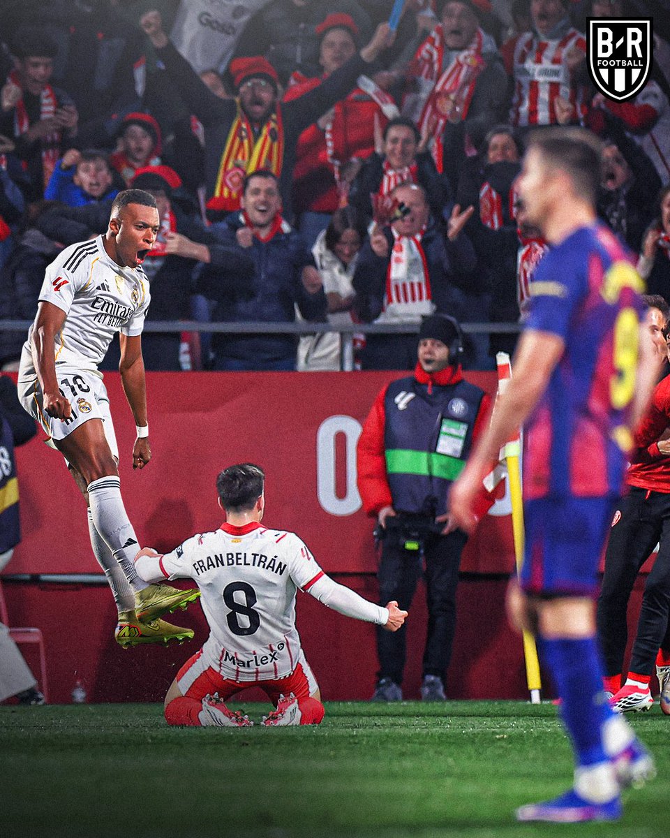 brfootball's tweet photo. Real Madrid celebrating that Girona goal to end the matchday top of La Liga 👊 https://t.co/MdC8cX3D5Z