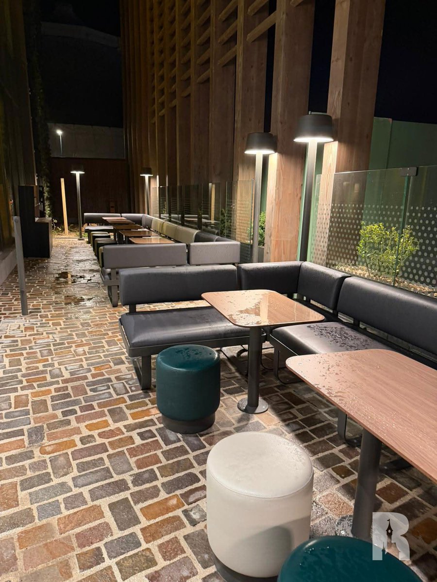 DLPReport's tweet image. 🍔 First peek inside the new Disney Village McDonald’s location, ready for business: