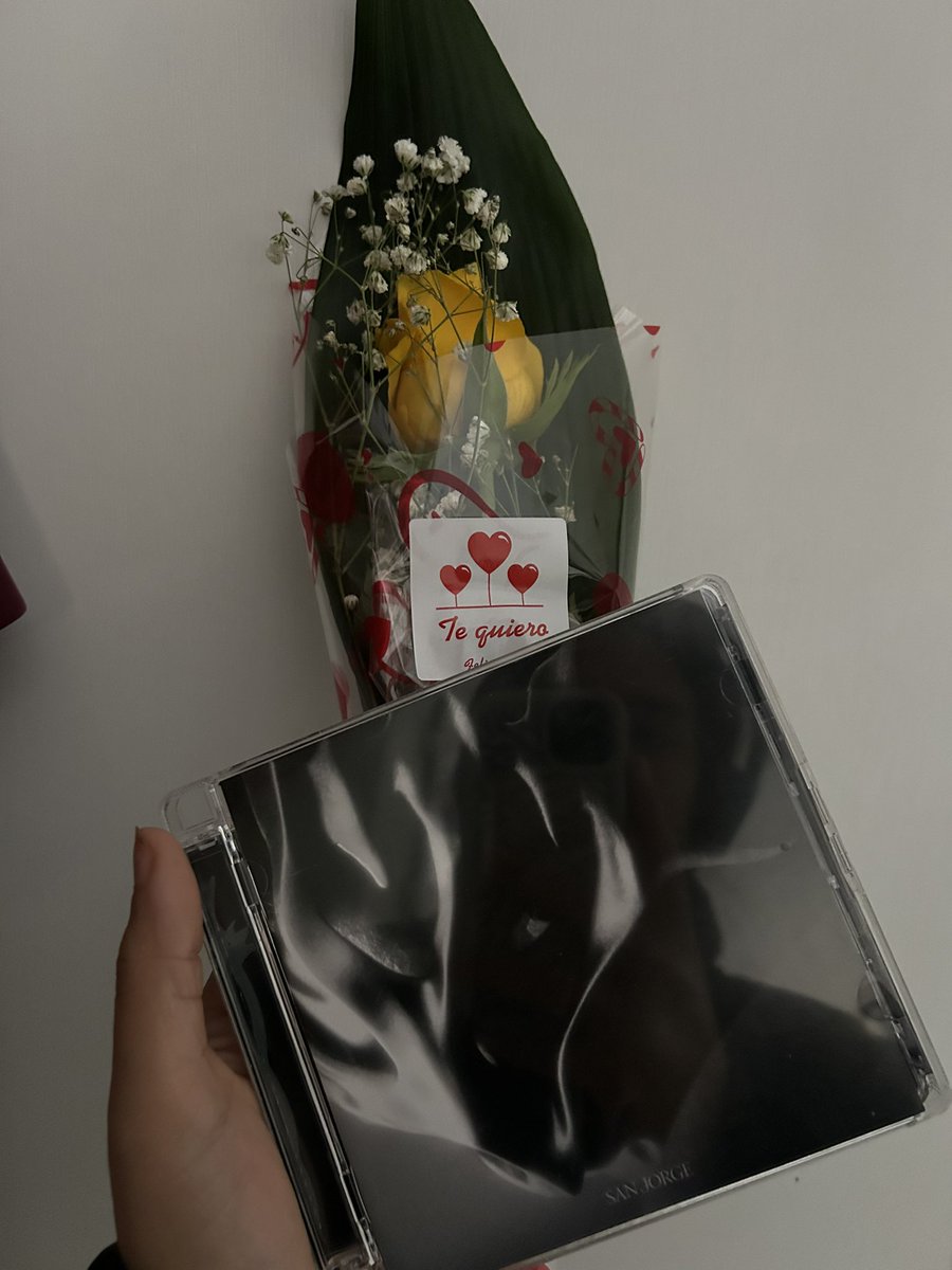 carool_2701's tweet photo. El otro día me regalaron un nuevo disco para la colección 🥰 https://t.co/M9xvG1YT8a