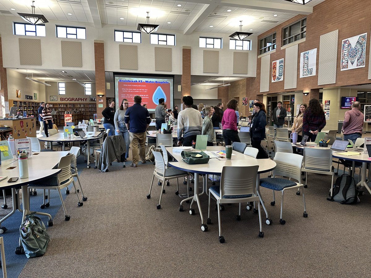 UrbandaleCSD's tweet photo. School may be out but these teachers are still in! A full day of professional learning sometimes means taking a brainbreak! #AllAboutU #UCSDpride https://t.co/kvCeMvLH8x
