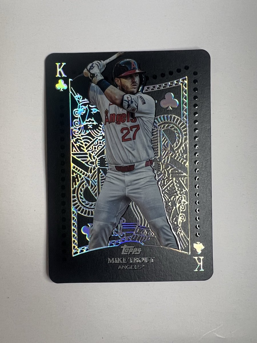 TheAcctant's tweet photo. @Topps V-Day Blaster find.. https://t.co/Ib5ntvOLUq
