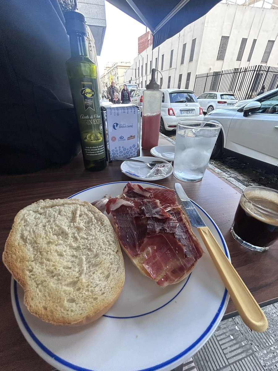 La Divorciada tweet media