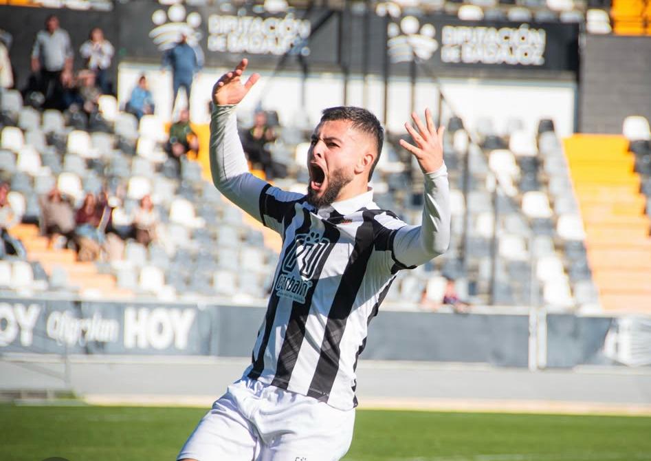 CDBadajoz's tweet photo. 🏆MVP MCDONALD'S BADAJOZ🍔

👤Bermúdez elegido mejor jugador del partido #DiocesanoBadajoz 

Gran partido de nuestro jugador!

Patrocinado por McDonald's Badajoz https://t.co/CSWsLz1NP8