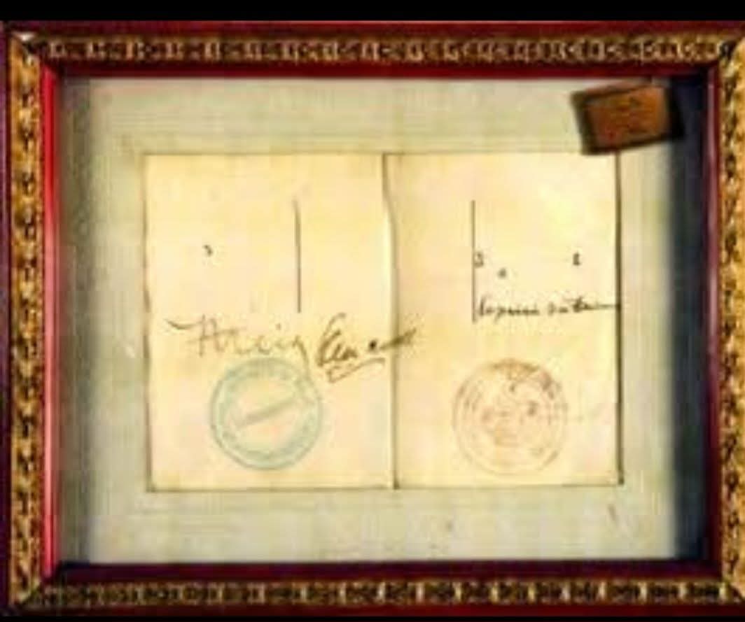 Bir zamanlar Osmanlı...!

Fransız ve İtalyan polisleri 27 Aralık 1922’de Galata Köprüsü’nden otomobiliyle geçen Halife Abdülmecid Efendi’ye trafik cezası kestiler. Makbuz Dolmabahçe Sarayı’nda bulunuyor.