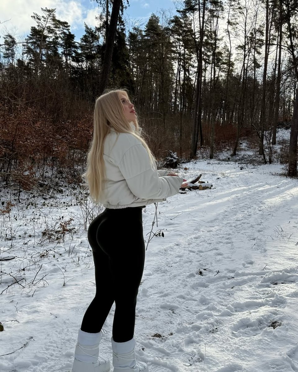 Na du 💗💗💗💗💗
Dein Platz ist nicht neben mir sondern unter meiner Kontrolle,
Also Beweis dich🖕

Mein Kanal: t.me/pavoxypatrycja

#goddes #findom #geldherrin