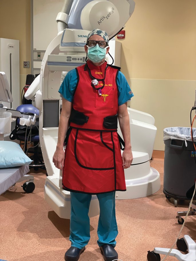 #HastanelerÇokTehlikeli
Tüm dünyada hastaneler çok tehlikeli ve çok yüksek risklidir.
Hastanelerin tehlike sınıfı düşürülemez.

<a href="/isggmmedya/">İş Sağlığı ve Güvenliği Genel Müdürlüğü</a>
<a href="/sagliklicozum/">T.C. Sağlık Bakanlığı Sağlıklı Çözüm</a>
<a href="/csgbakanligi/">T.C. Çalışma ve Sosyal Güvenlik Bakanlığı</a>
<a href="/drmemisoglu/">Prof. Dr. Kemal Memişoğlu</a>
<a href="/isikhanvedat/">Prof. Dr. Vedat Işıkhan</a>
<a href="/saglikbakanligi/">T.C. Sağlık Bakanlığı</a>
<a href="/tcbestepe/">T.C. Cumhurbaşkanlığı</a>