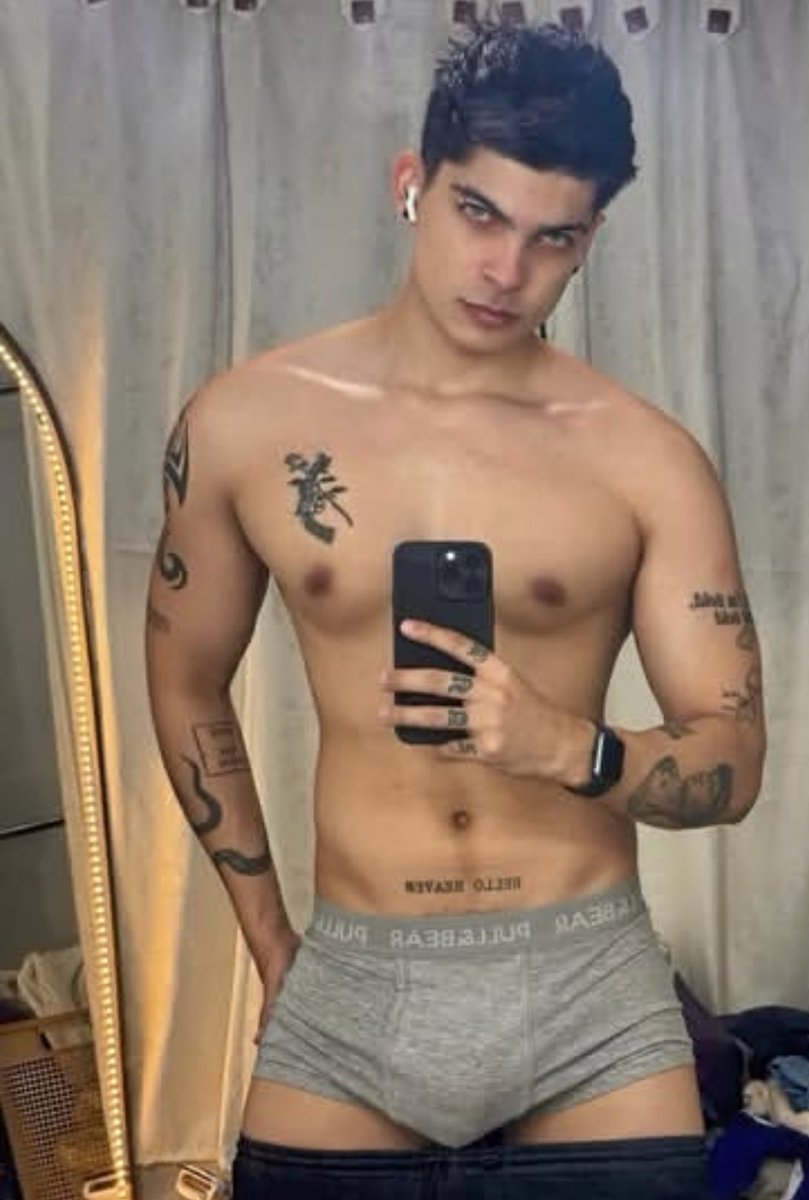 Mastersapetan03's tweet photo. I need to fuck up someone. Drain. Get the cash like a real boss. Doing also custom vids and more. Dm. Send. Be weak. Stay on the ground 💪Sniff me https://t.co/VGqzShhlOC