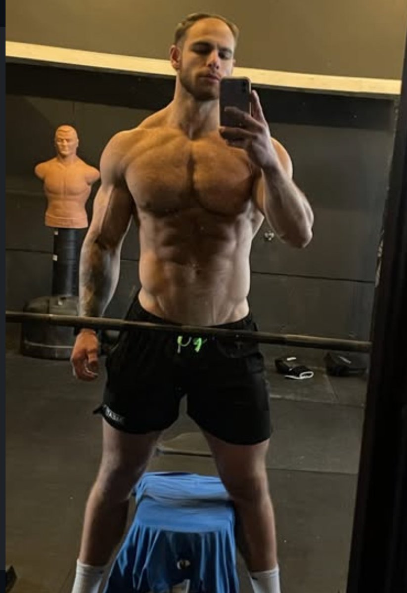 kingMattLus12's tweet photo. Remember that you have homework to do, so I want you under my feet https://t.co/ARoh4ZQsdX