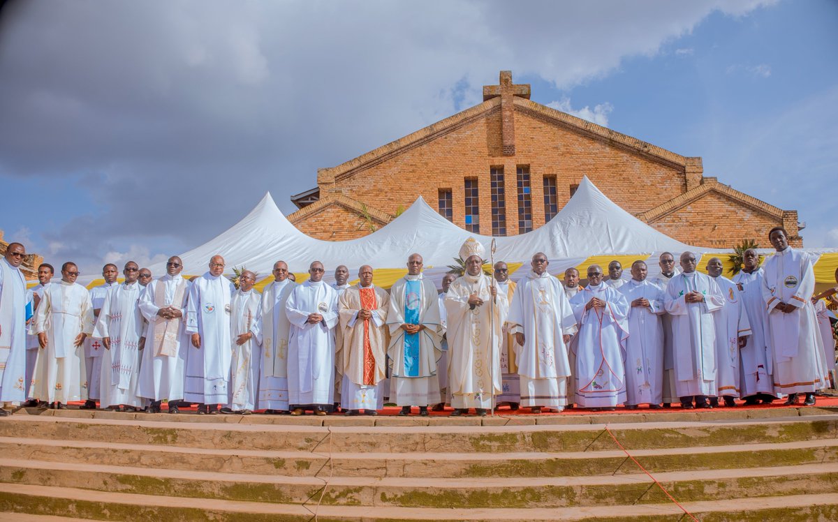 Kinyamateka_KM's tweet photo. Paruwasi ya Rulindo; Imfura ya Arikidiyosezi ya Kigali mu mateka yayo https://t.co/lpzZhuL4zU https://t.co/auzAkKijXu