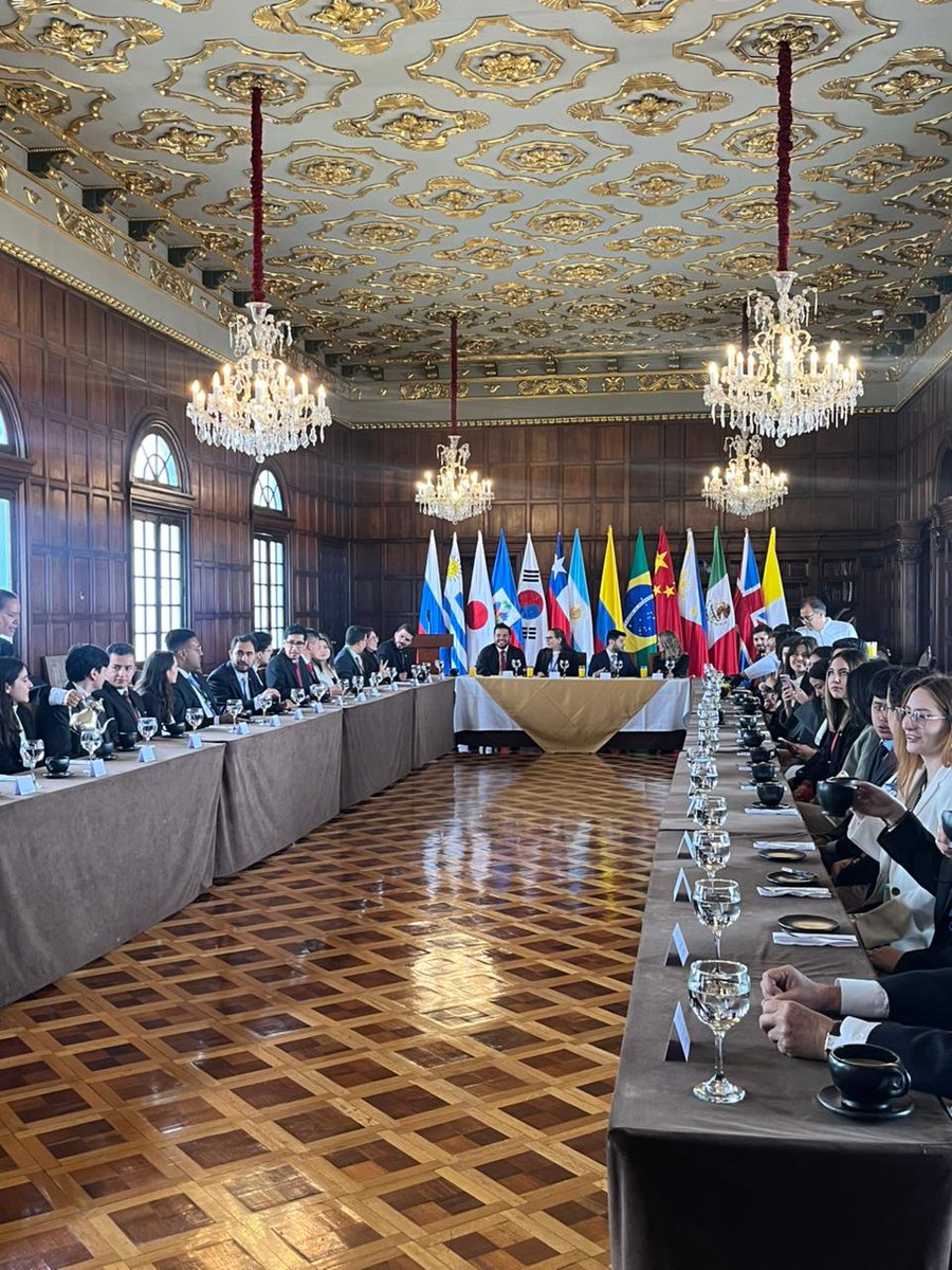 Asoc.Diplomática y Consular de Colombia tweet media