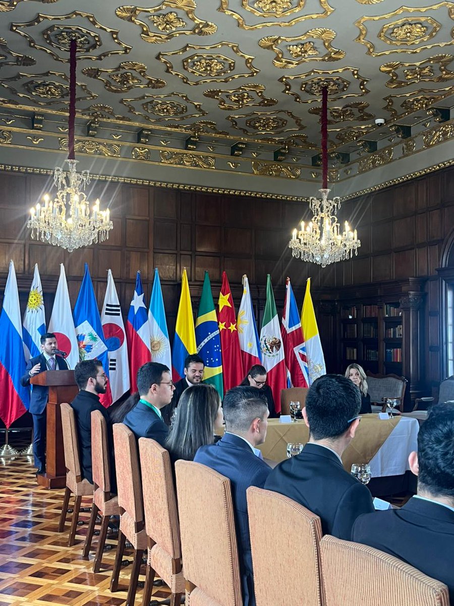 Asoc.Diplomática y Consular de Colombia tweet media