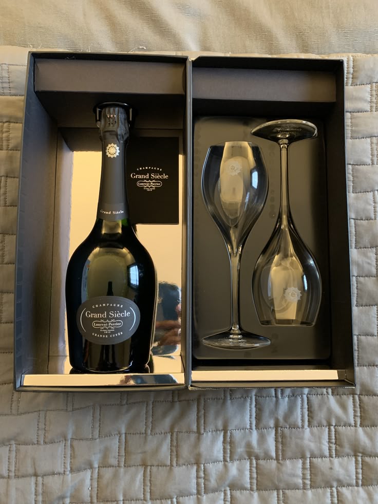 Jonathan tweet media