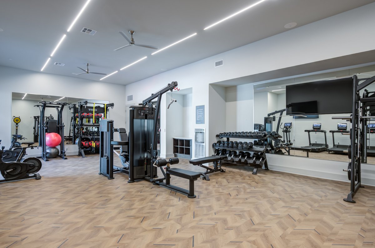 ConorCommercial's tweet image. Hear from Jason Lentz, Senior Vice President – Multi-Family, as he shares insights on meeting renter expectations through smarter amenity design: 
conor.com/in-the-news/me…

#Conor #CREInsights