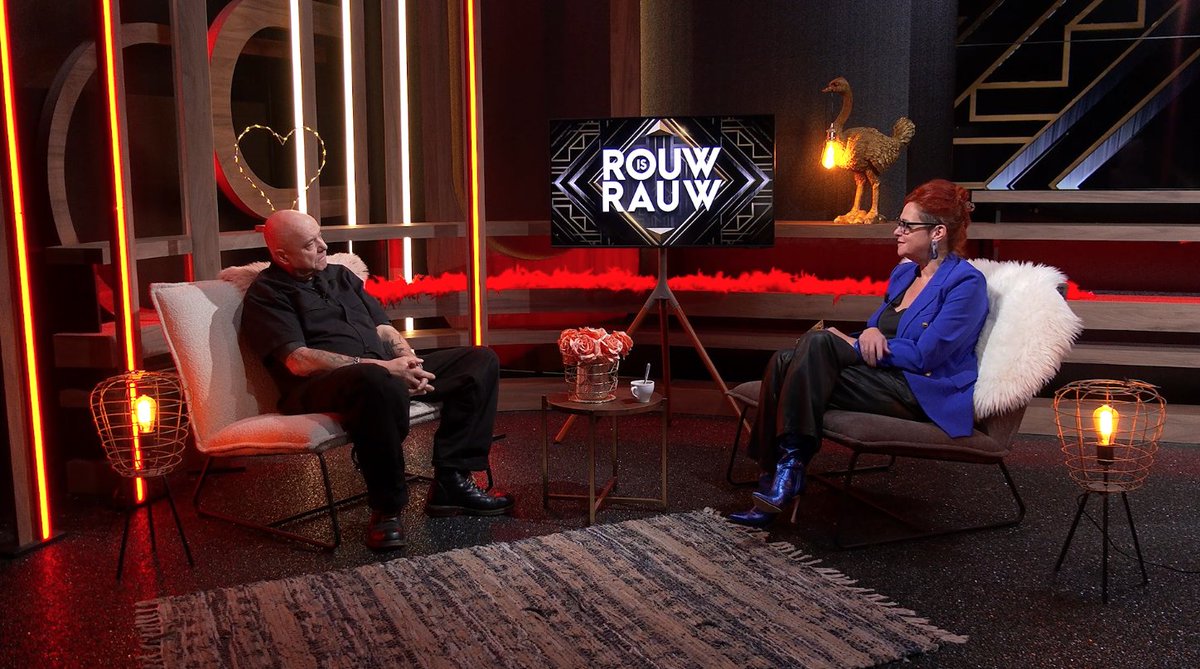 Acteur Manou Kersting: 'toen ik 17 was, heb ik 4 vrienden verloren'  

Uitzending 'Rouw Is Rauw' op MENT55, zaterdag 21/2 om 10 en zondag 22/2 om 21u.  

Presentatie: Evi Heyndrickx

#verlies #rouw #verslaving #talkshow #rouwverwerking #manoukersting