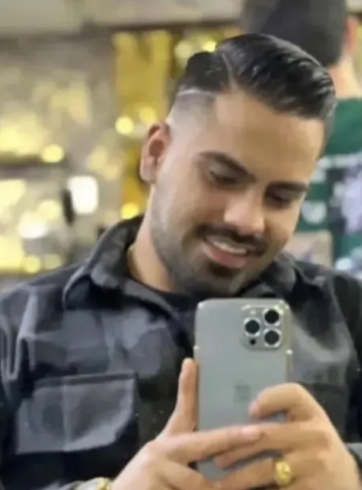 Sina Gholami’s , an Iranian protester, life is at risk.He may face the death penalty; be his voice.
#SinaGholami #سينا_غلامى