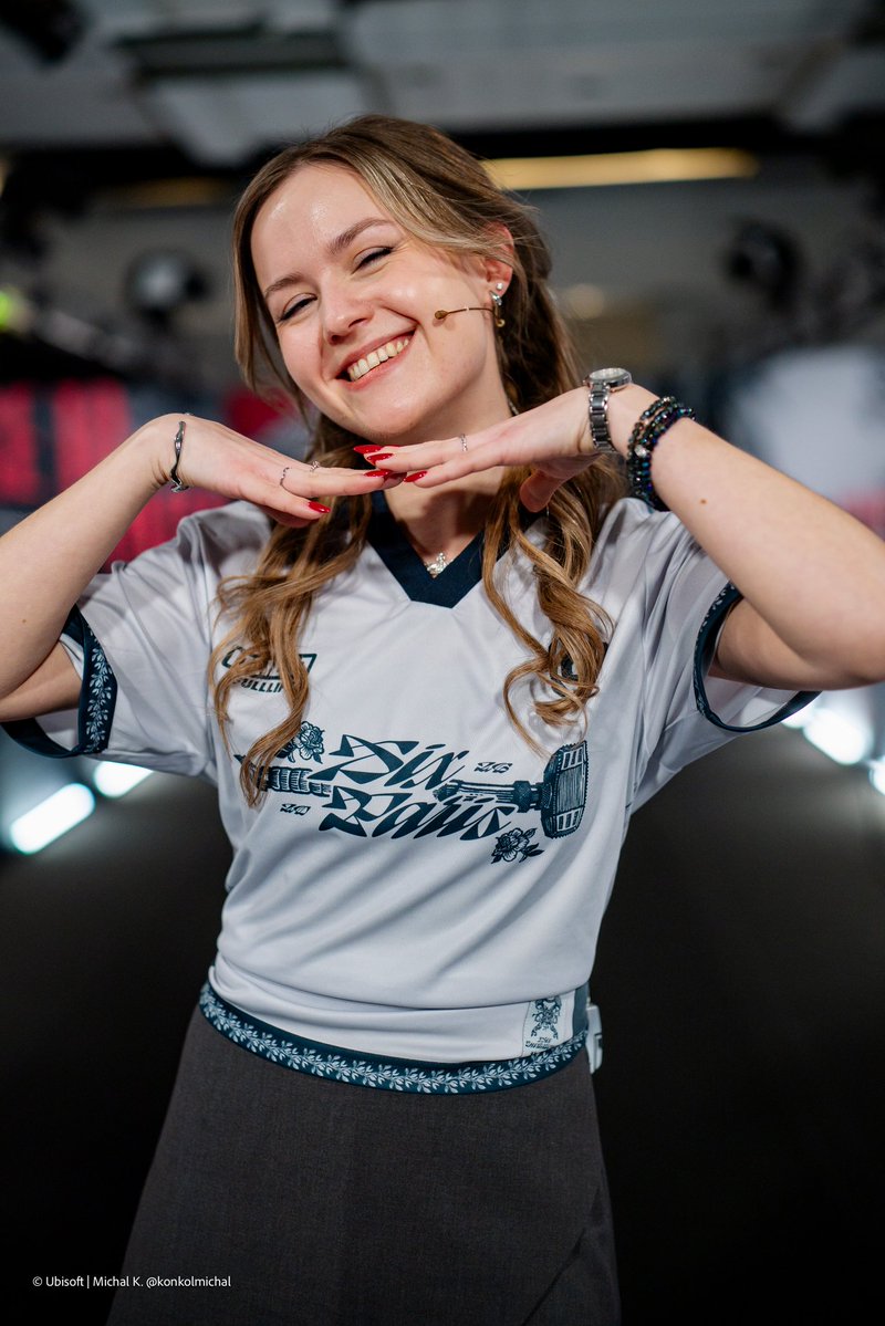 FastAnne_'s tweet image. 🚨 I'm giving away 1 SI 2026 jersey (size L) 🚨

To participate:
▶️ Follow @FastAnne_
▶️ Repost this

Winner will be picked Sunday February 22nd