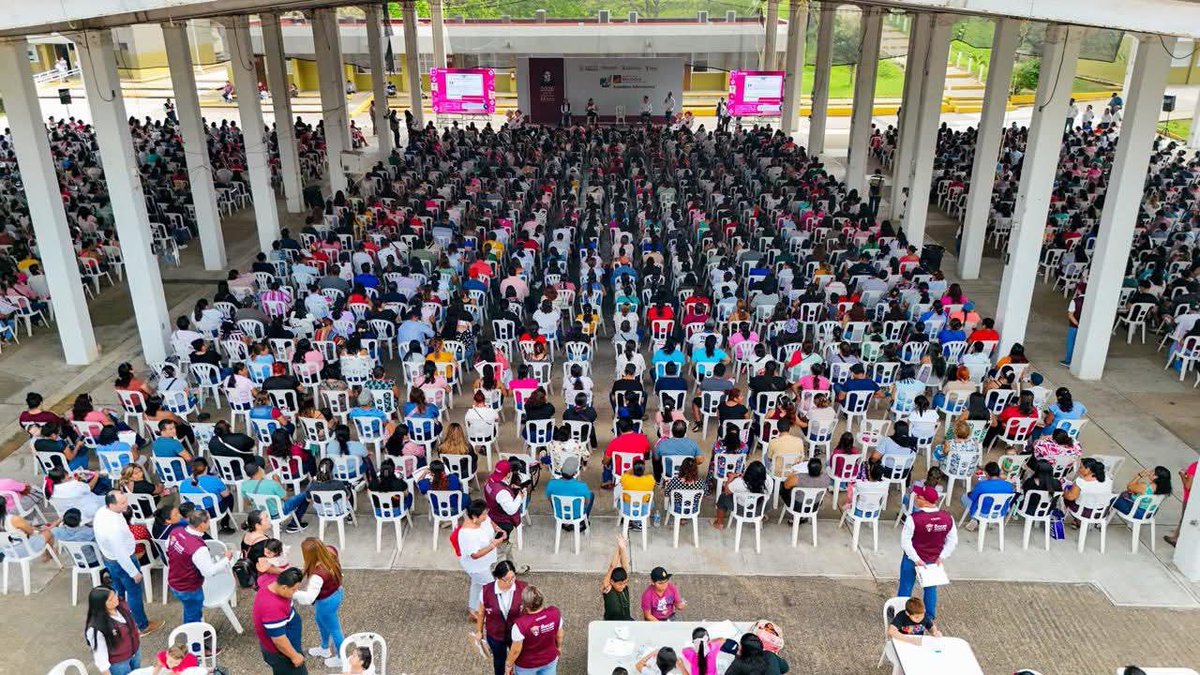 Todas las niñas y niños de primarias públicas en Veracruz recibirán una beca para uniformes y útiles escolares
facebook.com/share/p/1C3CN3…