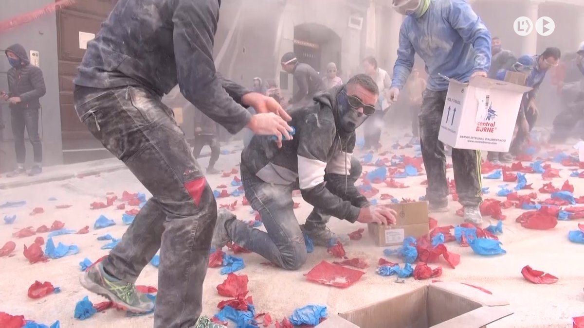 🔵 La batalla entre Carlins i Liberals compleix 20 anys 
▶️ youtu.be/mqhPSrqBth8

#linformatiu #catcentral #alacarta