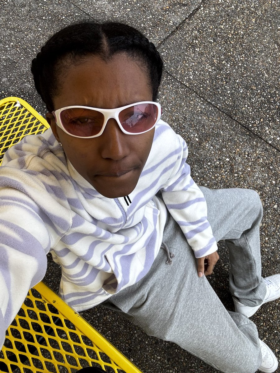 lurainrae's tweet image. ☔️ Lovaz Day ☔️ #DONTBEDUMB