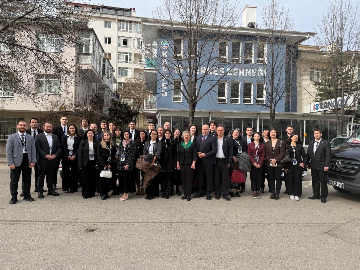 KAFFED SİYASET AKADEMİSİ TBMM'DE

KAFFED Siyaset Akademisi ilk yüz yüze seminerini Türkiye Büyük Millet Meclisi'nde (TBMM) gerçekleştirdi. TBMM Restoranında yenilen öğle yemeğinden sonra Komisyon Toplantı Salonunda gerçekleştirilen seminerde Akparti Grup Başkanvekili Gaziantep