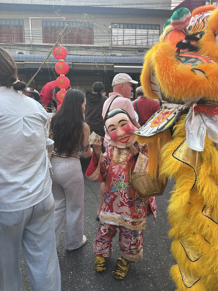 vebster88's tweet photo. This Chinese king giving a lot of money this year if you give him some money!

Everyone who use crypto or having bets should do it!!!

Happy New Chinese Year! 🪭🏮 https://t.co/ZcNPE3TPw4