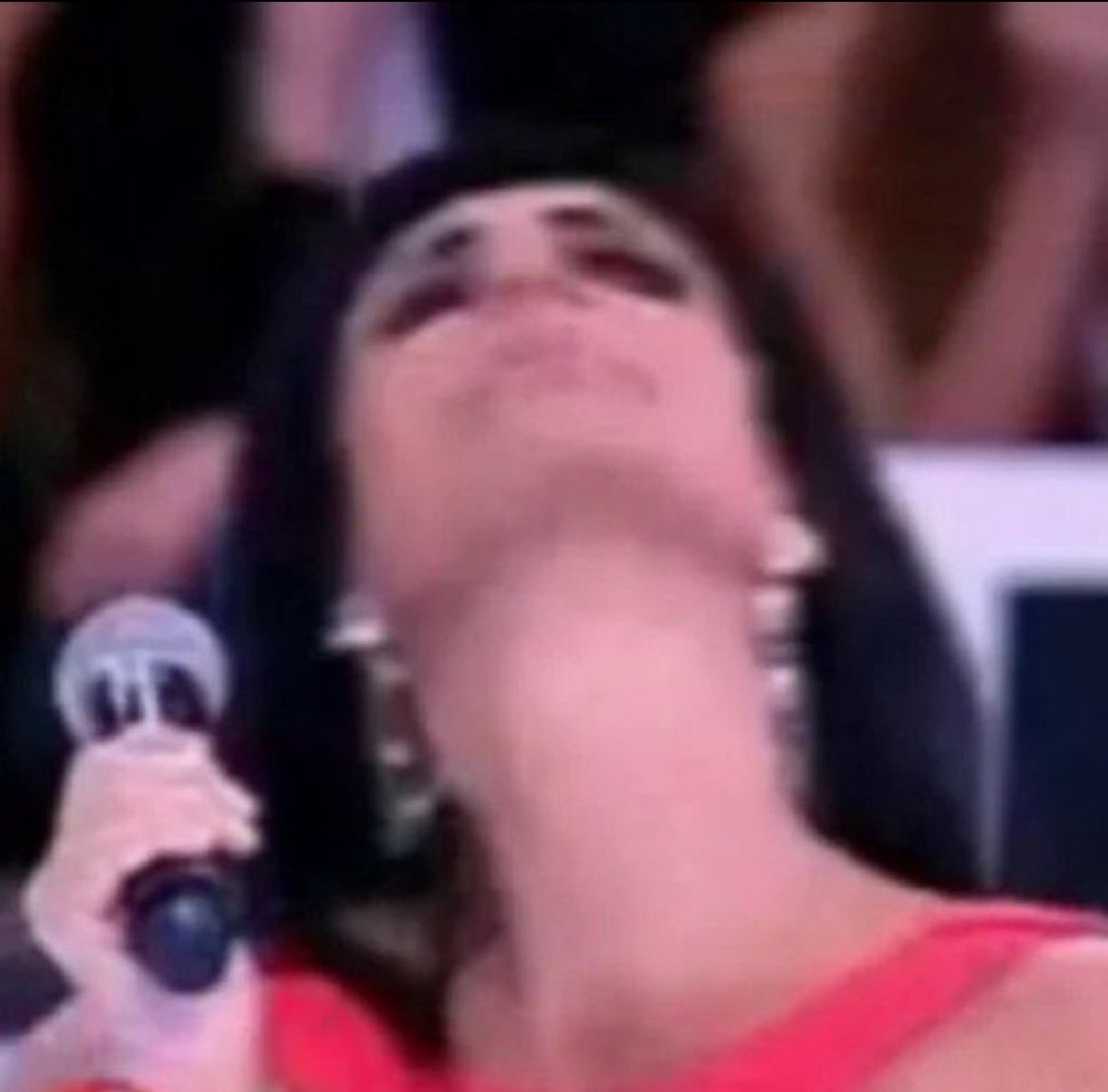 ciwywland's tweet image. assistindo como água para chocolate e não importa se você tá tendo um dia ruim, tita de la garza vai estar tendo um pior