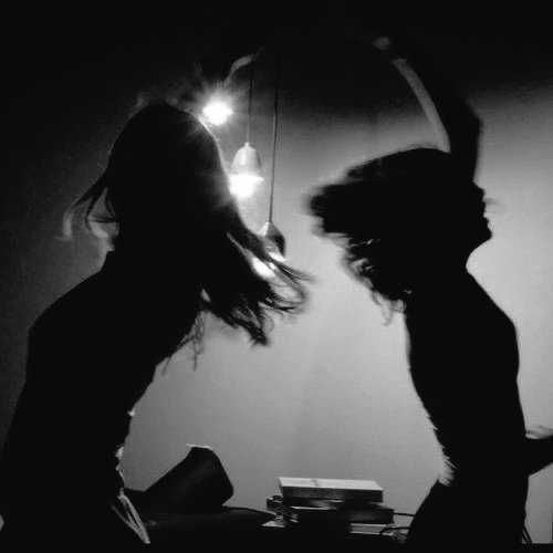 epompeosx's tweet image. TTOML — au #Supercorp

Kara Zorel, uma cantora mundialmente conhecida, lança seu terceiro álbum após 5 anos sem nenhum lançamento. 
ou
após o lançamento do seu terceiro álbum, Kara Zorel revela estar casada com Lena Luthor, a morena misteriosa que sempre aparecia ao seu lado.