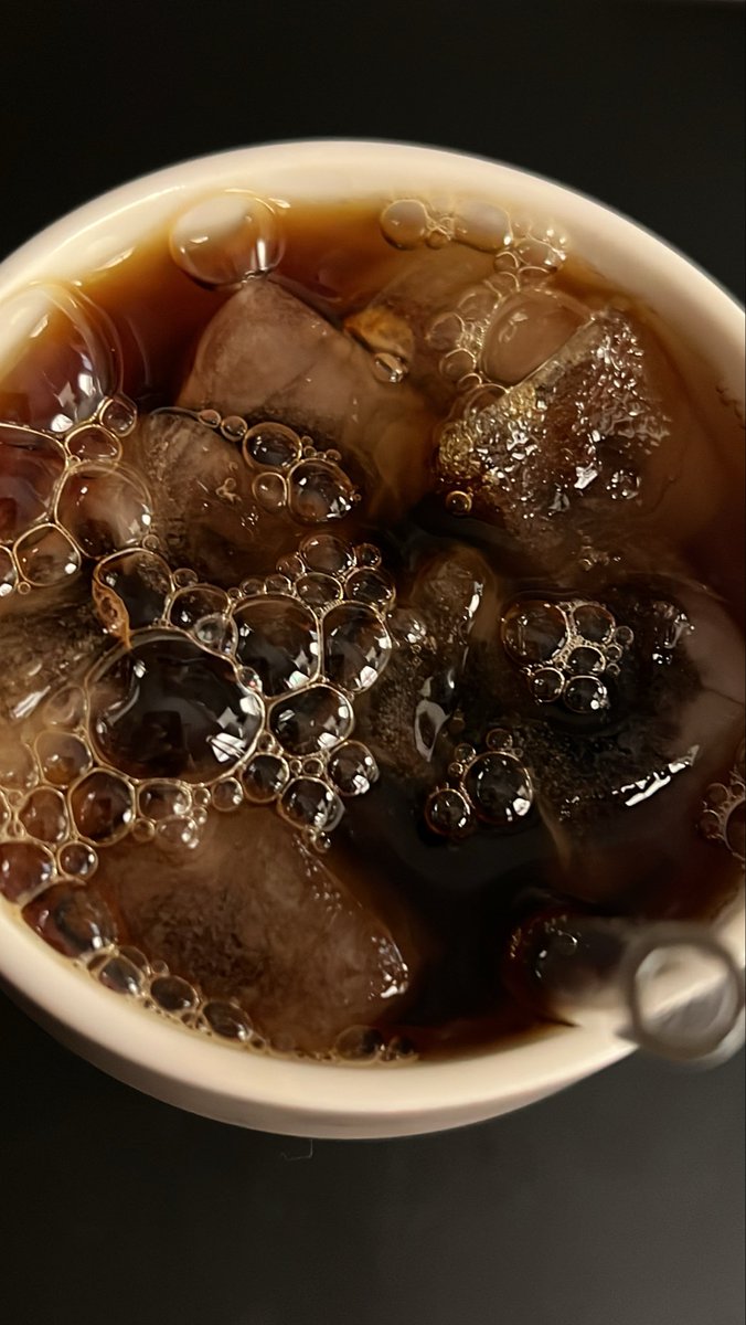 «شربي من القهوة تعدّى حدّه 
يروي حنيف ويروي الظلماوي»