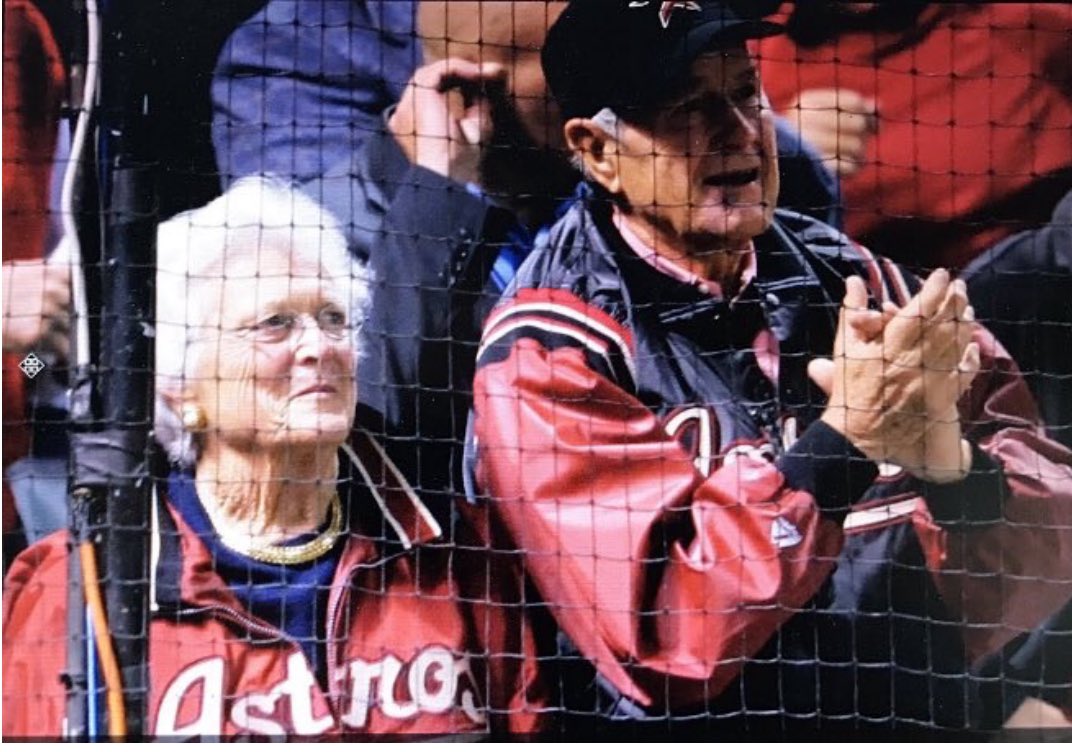 SoxNerd's tweet image. HAPPY PRESIDENTS DAY #WHITESOX FANS! Here’s Bush I and Barbara watching the #WhiteSox win the #WorldSeries