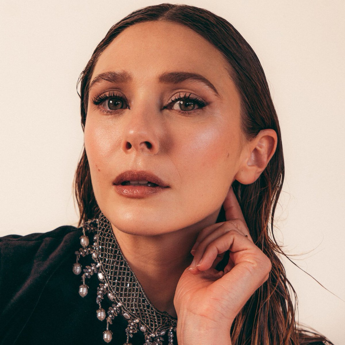 sboficial's tweet photo. Elizabeth Olsen faz 37 anos. https://t.co/laHPi9ZGBF