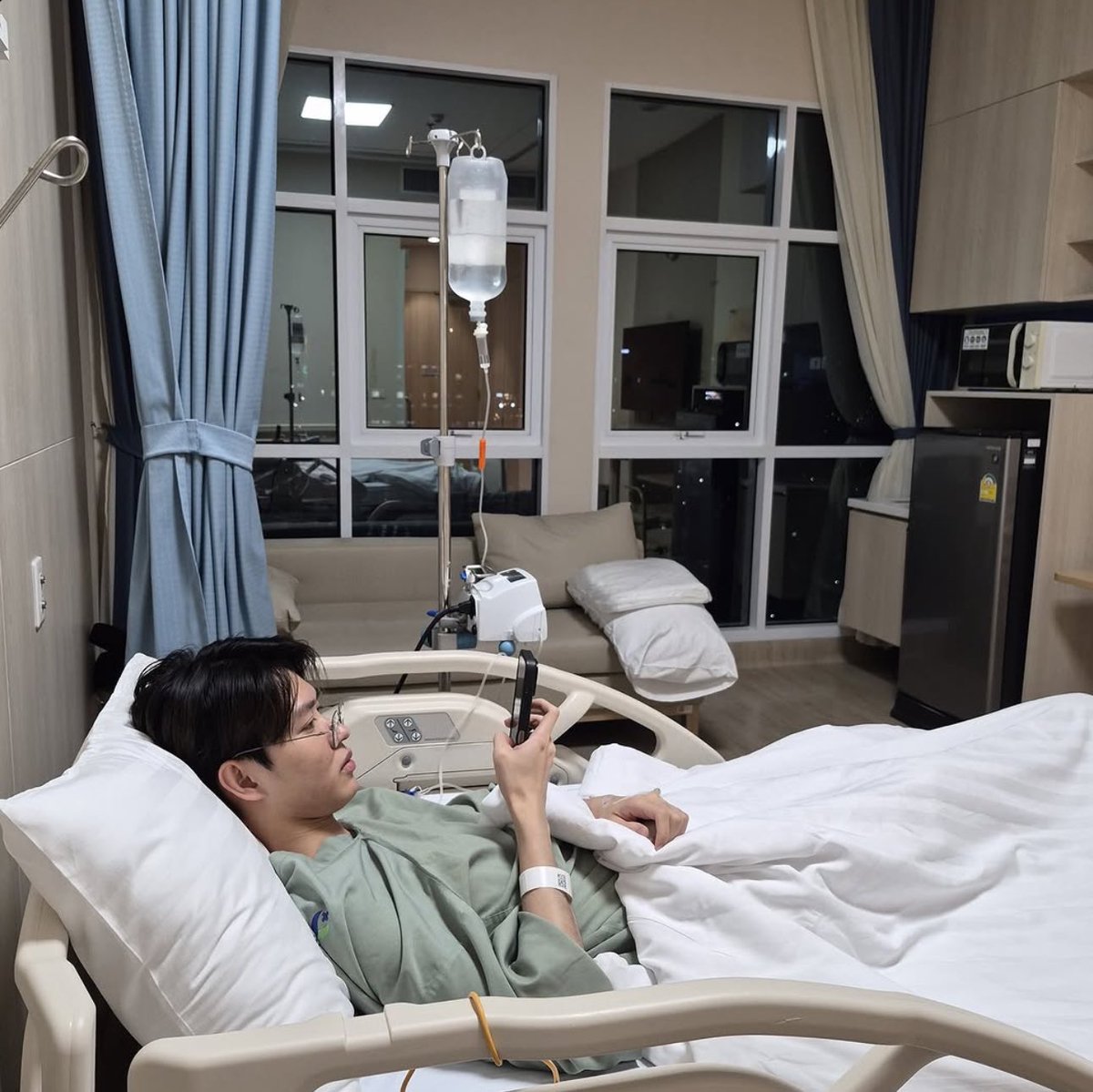 น้องคิมเป็นเด็กน่ารักมาก วันที่น้องรู้ว่านี่จะไม่ได้อยู่ด้วยแล้ว น้องเดินมาถามเองเลยว่าพี่เป็นอะไร พี่จะไปไหน ไม่อยู่กับผมแล้วหรอ (😭) ขอโทษที่มาส่งได้เท่านี้น้า รักคนไม่ผิดเลย ซัพพอร์ตอยู่ห่างๆเสมอน้ากัปตันจิ๋ว หายไวๆคับ 🤍