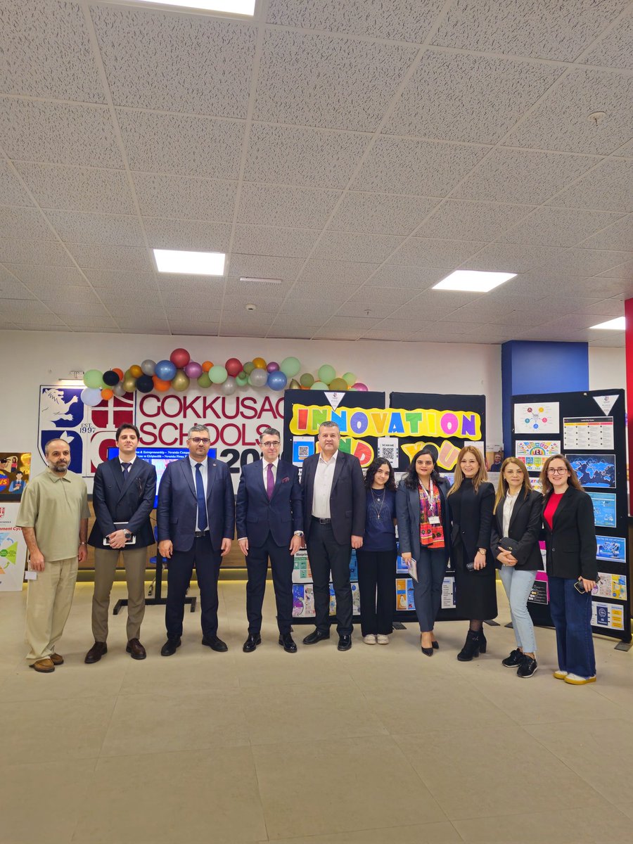 16 Şubat Dünya İnovasyon Günü'nde Gökkuşağı Koleji’ndeydim. 
​İlkokul 1. sınıf öğrencilerinin doğal ürünlerle elde ettikleri renklerle hazırladığı kumaş sergisini hayranlıkla gezdim. O yaştaki inovasyon vizyonları beni çok şaşırttı ve mutlu etti Gelecek emin ellerde
​ #İnovasyon