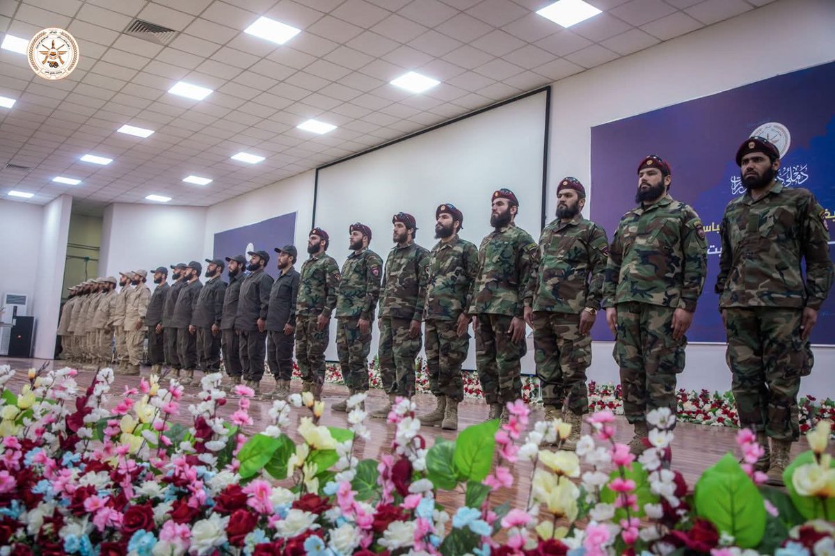 ملي دفاع وزارت د دفاعي ځواکونو لپاره نوی پوځي یونیفورم اعلان کړ
ــــــــــــ
وزارت دفاع ملی برای نیروهای دفاعی، یونیفورم جدید نظامی را اعلان کرد