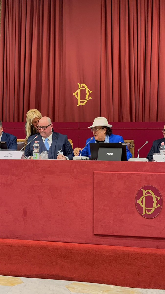 LondonOneRadio's tweet photo. Oggi come giornalista sono stato chiamato a moderare un importante evento alla camera dei deputati a #Montecitorio. C’era #Albano, importanti #imprenditori italiani nel mondo #banchieri e onerevoli.
 brand Ambassador Award 2026
non ho parole! @InigoLND @ItalyMFA @vogue_italia https://t.co/klUsvMJ5Iu