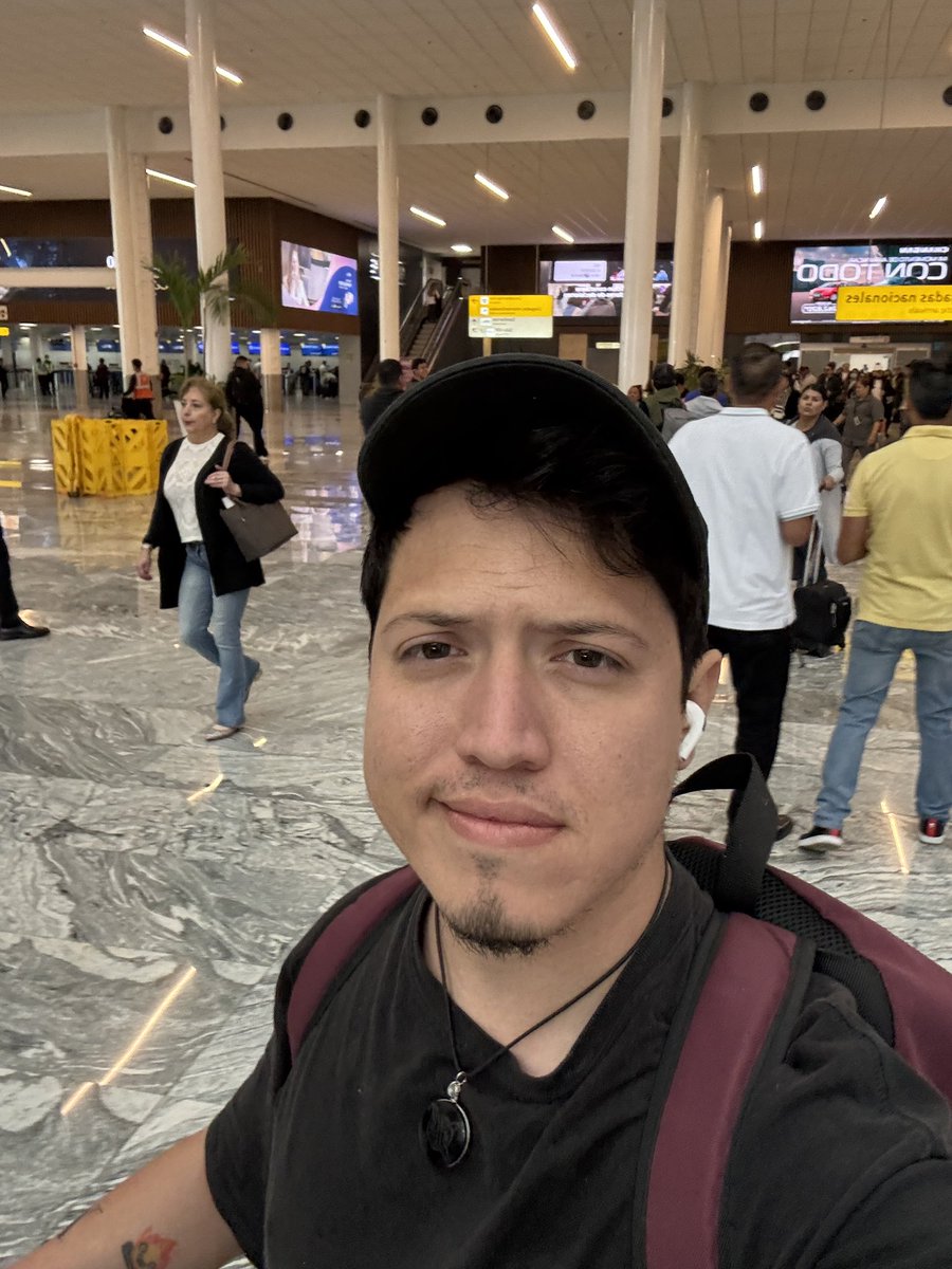 MarCodeOficial's tweet photo. Hora de sacar la empresa adelante 😜 https://t.co/yptMmVSU6V