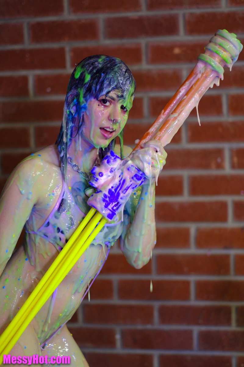 Messy Hot tweet media