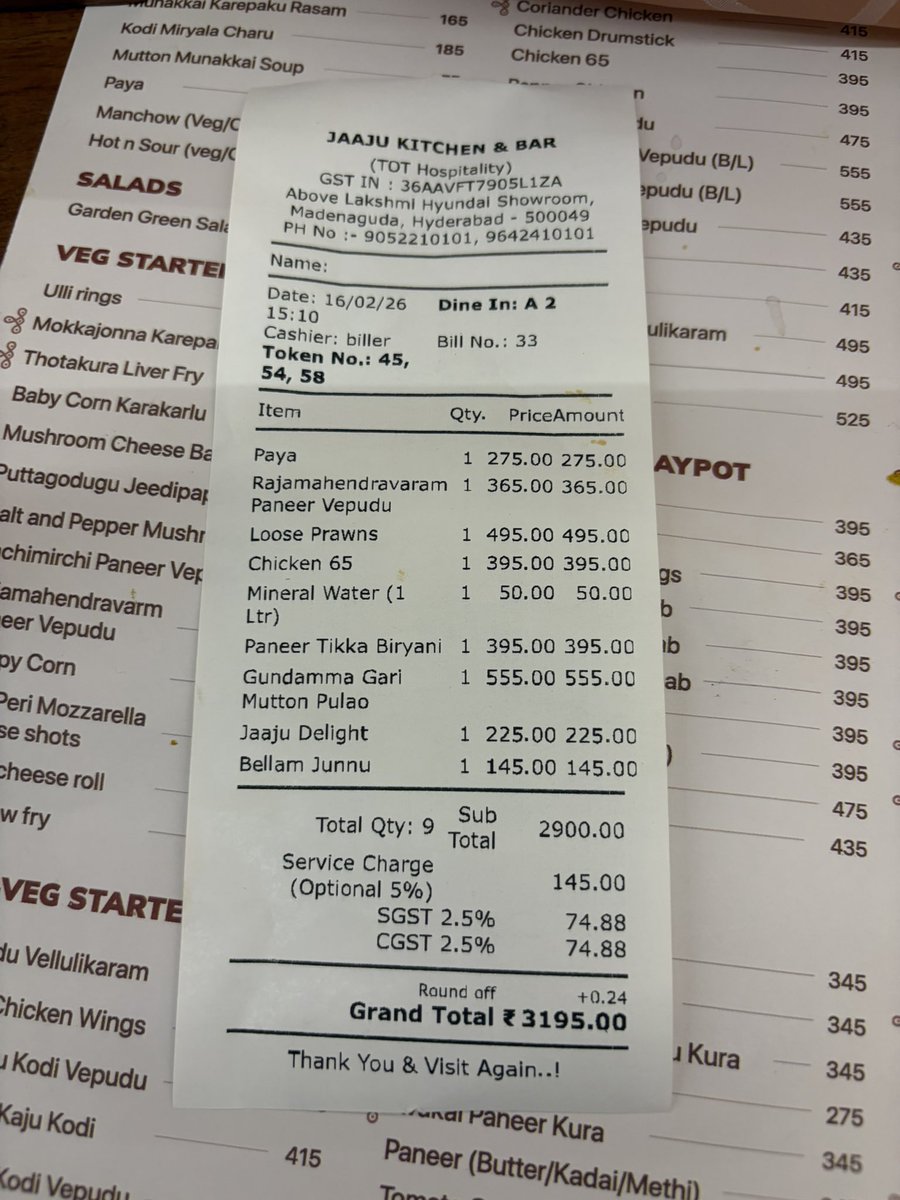 Tried #Jaaju restaurant today for lunch. 

Liked the food. Every item 👌🏻

Service Charge esesadu. Chuskoledu nenu kuda. Complaint raise chesa. Let’s see. 😎

📍- Madeenaguda, Hyd.

BTW that Blinkit 1500/- coupon worked liked a charm ❤️

#CMFoodReviews