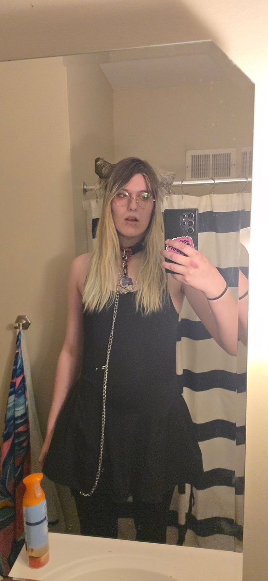 i listened to The Correlation Between Entrance and Exit Wounds by SeeYouSpaceCowboy (2019, Metalcore, Mathcore, [Post-Hardcore, Melodic Metalcore]) and "Chinese Rocks" by Heartbreakers (1977, Punk, [Garage Punk, Glam Punk]) while drinking my bottle this morning