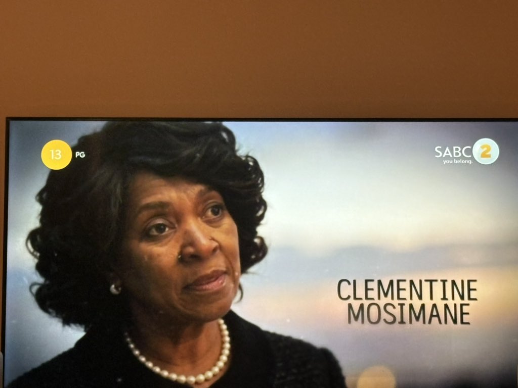 KaraboMellowx's tweet image. Can we talk about how she is eating up the "Evil Mamazala " role? They definitely got the right person 👌 
#PimvilleOnSABC2 #LiveInEveryBeat