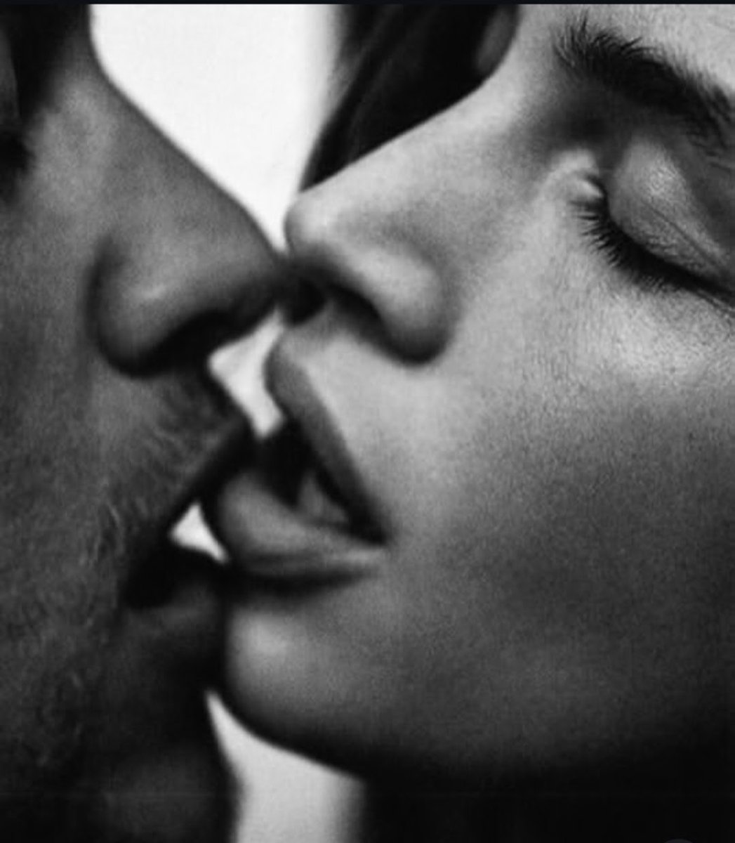 Badass1ZQ1's tweet image. یہ نازِ  حُسن ہے  یا اِمتِحانِ  عِشق اے دوست
کہ تیرے ساتھ رَہُوں اور تُجھ کو پا نہ سکُوں

رئیسؔ امروہوی