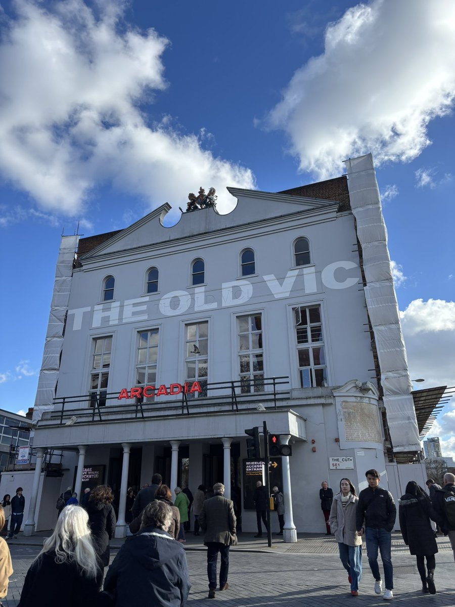 Notes From Row H 🎭 tweet media