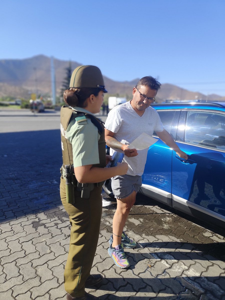 #Pudahuel: <a href="/CarabMicc/">Carab. Plan Cuadrante e Integración Comunitaria</a> de la 26ª Comisaría, realizan campañas en servicentros entregando recomendaciones a los conductores con el fin de prevenir hechos delictivos y a su vez el autocuidado con las altas temperaturas ☀️🚓🚨
#LaPrevenciónEsNuestraEsencia