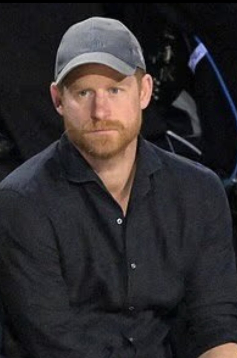 When life has no meaning anymore, but you are forced to follow your wife to new photo ops every day.