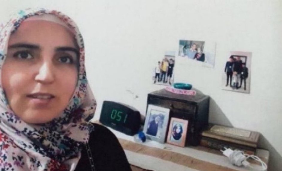 tolgatan750's tweet photo. Üç çocuk…
Yıllardır sırayla anne ve babalarından koparılıyor.
Matematik öğretmeni Safiye Özdemir 27 Nisan 2021’den beri cezaevinde. 
Baba yıllarca hapis yattı, tahliye oldu.
Çocuklar “artık tamam” derken şimdi de anne yolu gözlüyor…

#AdaleteİhtiyacımVar https://t.co/KIDeF6L9Tx